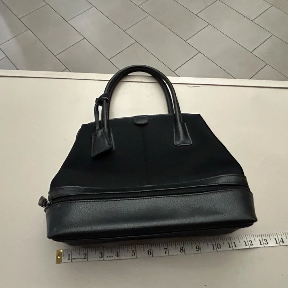 Sophisticated Black Men's Handbag-Nine West Beautiful/no damage/clean